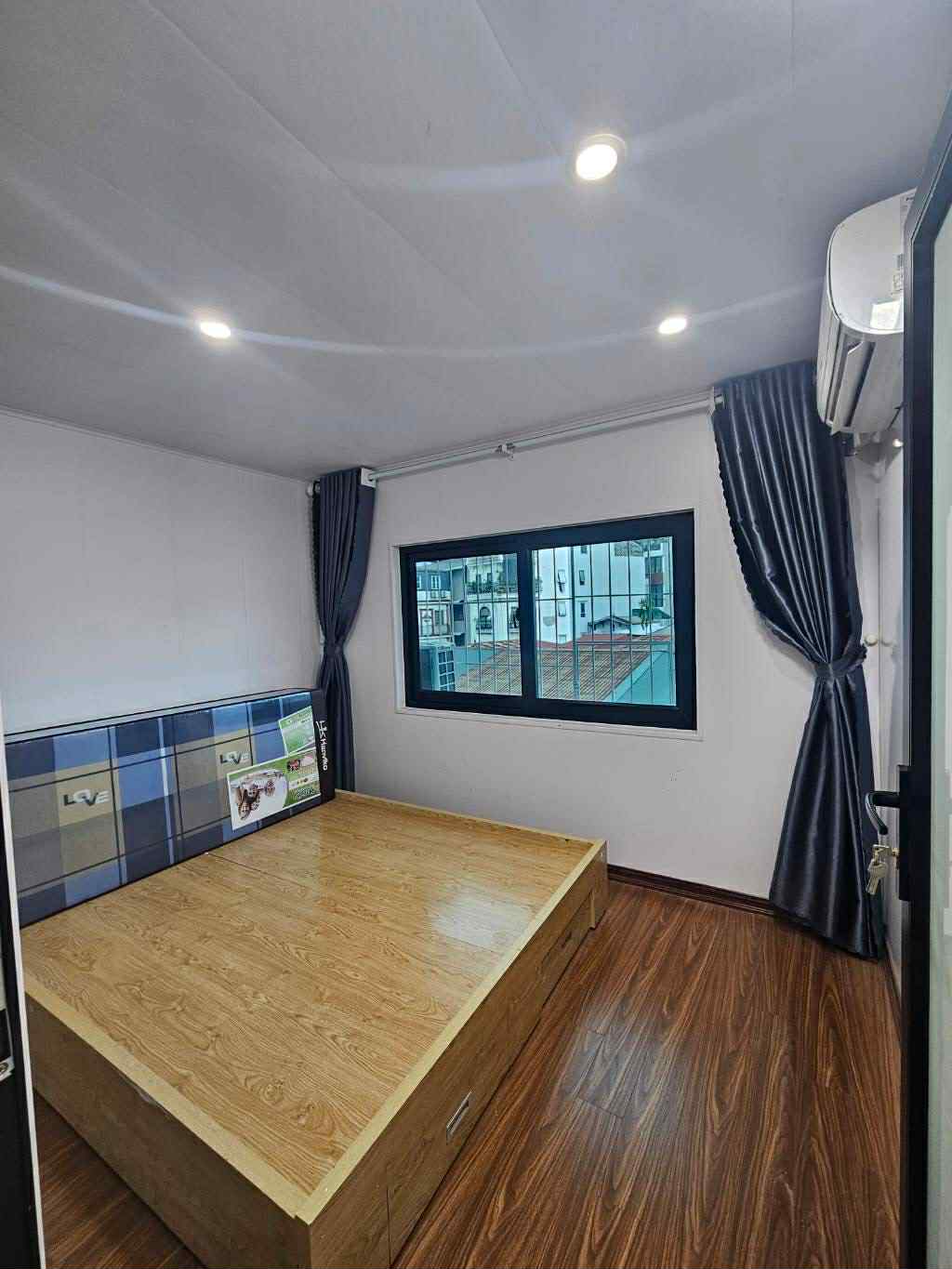 Bán nhà Láng Hạ, mặt phố, 2 phòng ngủ đầy đủ tiện nghi, 58m2, hơn 3 tỷ